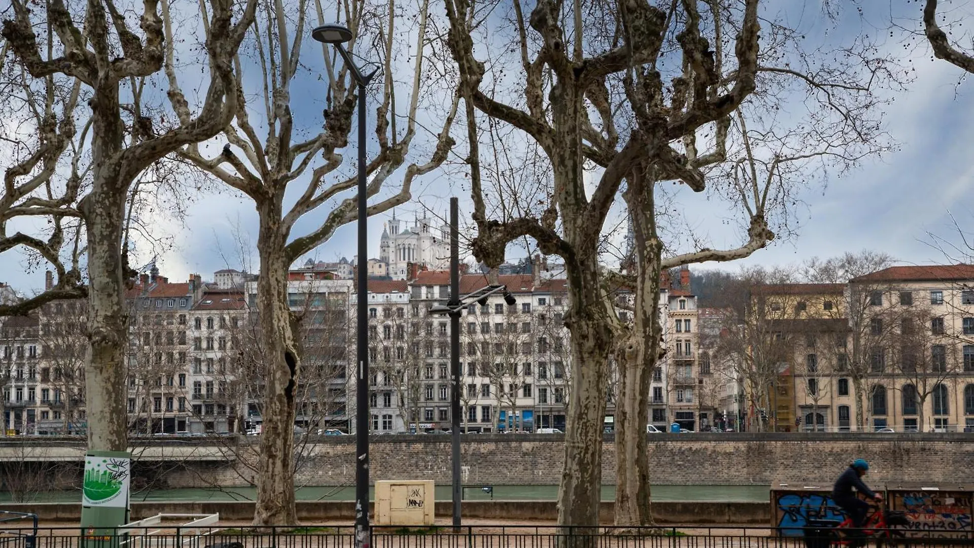 Apartment Le Rhone Haussmannien, Luxueux Spacieux Et Raffine Au Coeur De Lyon 6E Vue Rhone