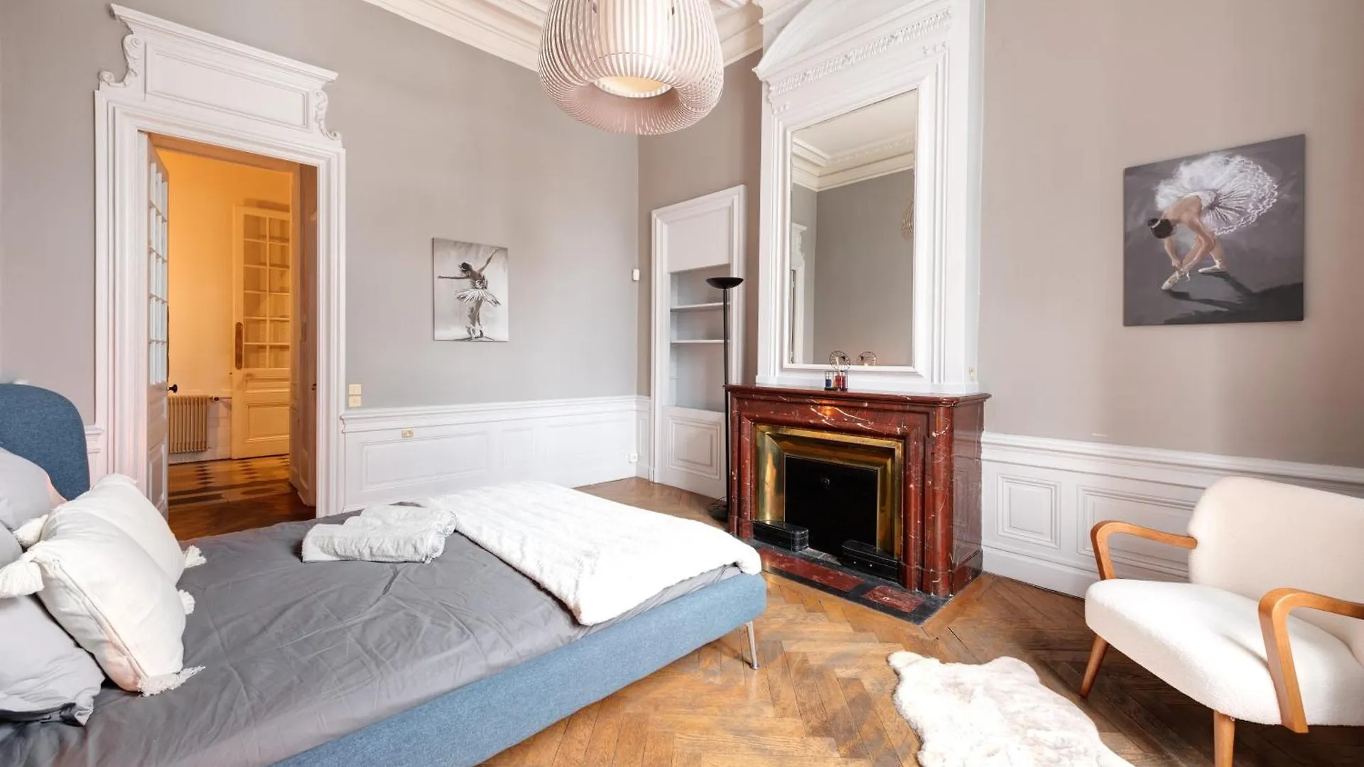 Le Rhone Haussmannien, Luxueux Spacieux Et Raffine Au Coeur De Lyon 6E Vue Rhone France