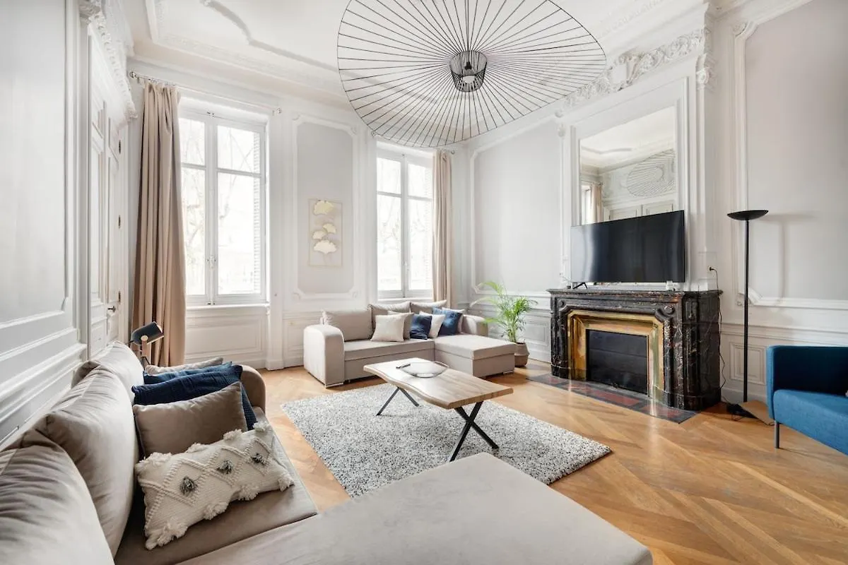 Le Rhone Haussmannien, Luxueux Spacieux Et Raffine Au Coeur De Lyon 6E Vue Rhone 0*,  France