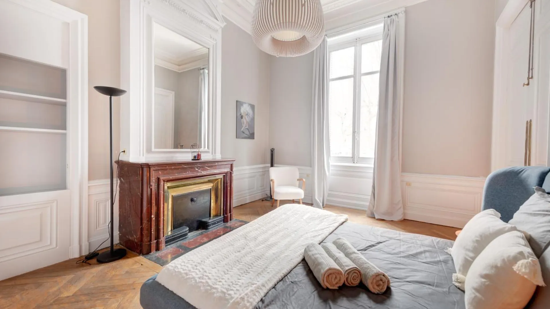 Le Rhone Haussmannien, Luxueux Spacieux Et Raffine Au Coeur De Lyon 6E Vue Rhone France